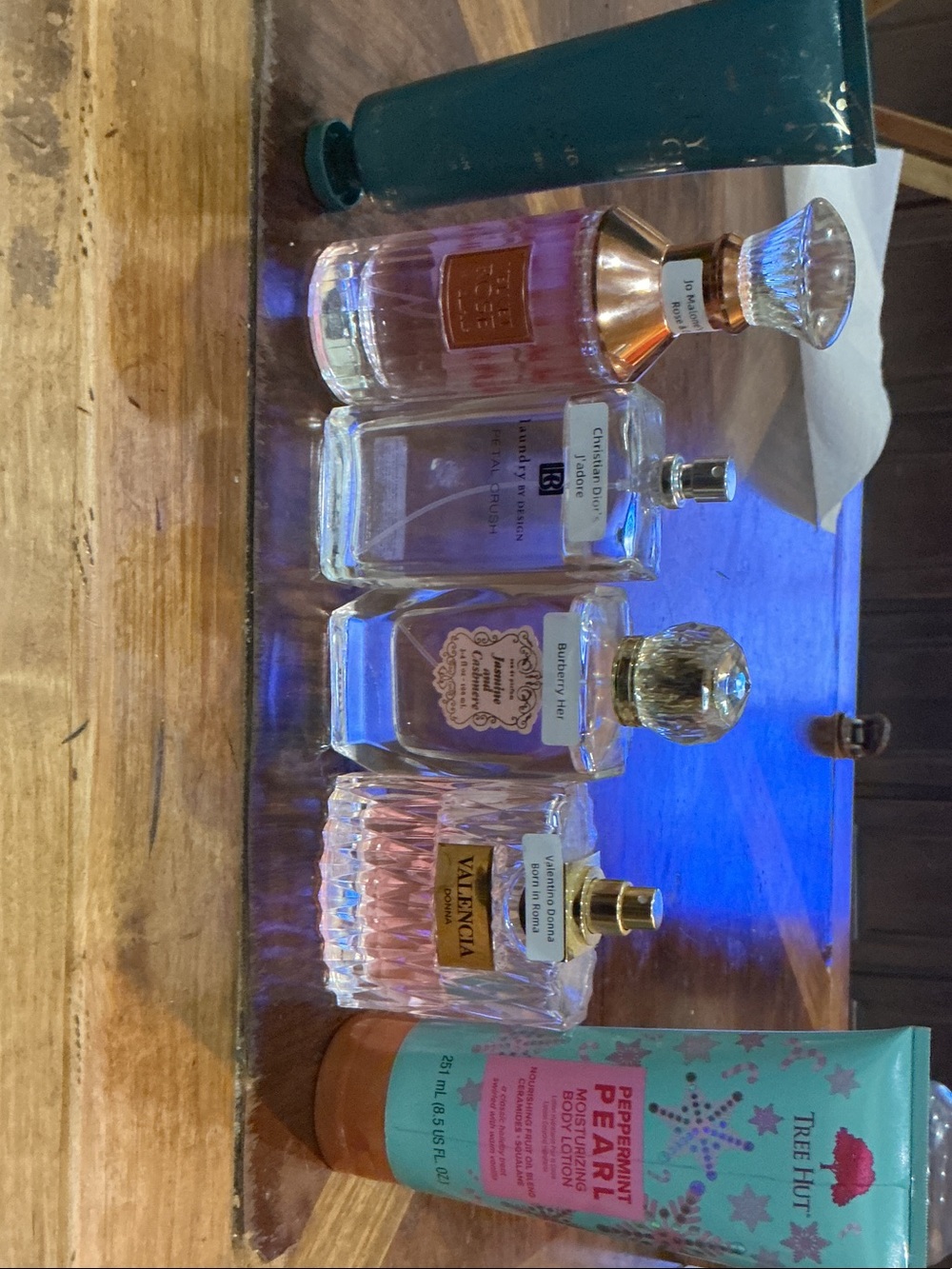 4 Smell like and 2 lotions. Assorted Women’s Fragrance Set - Multiple Brands